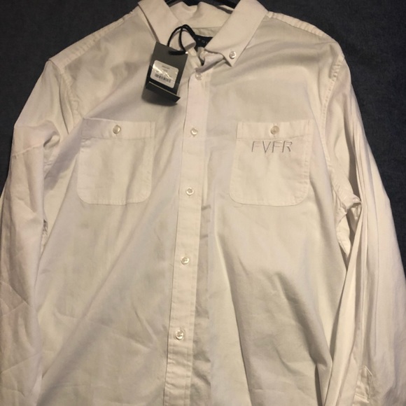 Button up - Picture 1 of 1